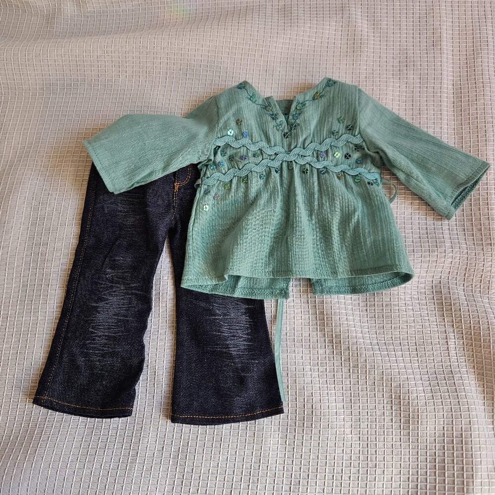Sparkly Tunic and Jeans Outfit - American Girl